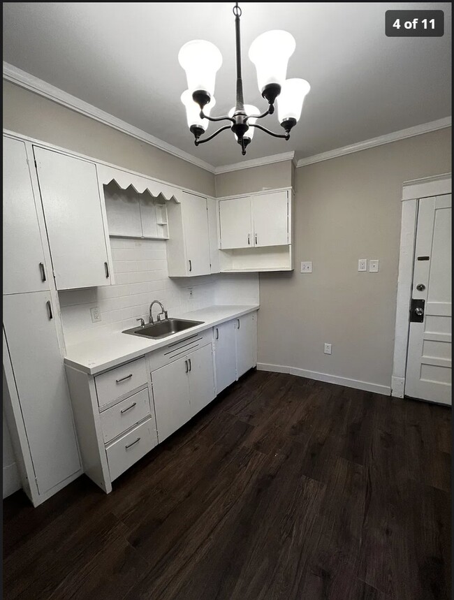 228 Weiss St Unit Back