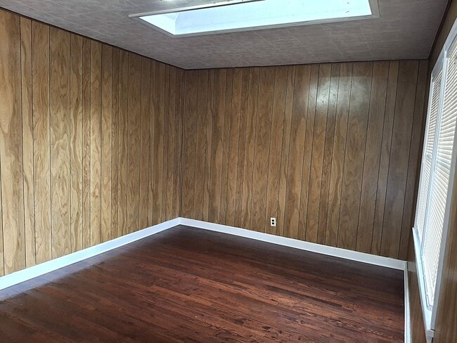 Photo - ALL PROSPECTIVE TENANTS MUST SUBMIT A $58 ...