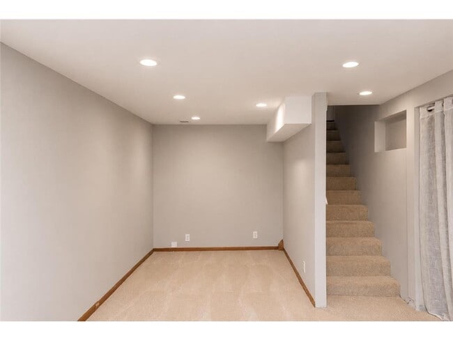 5201 N Irving Ave