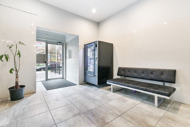 Photo - 5863 N Kenmore Ave