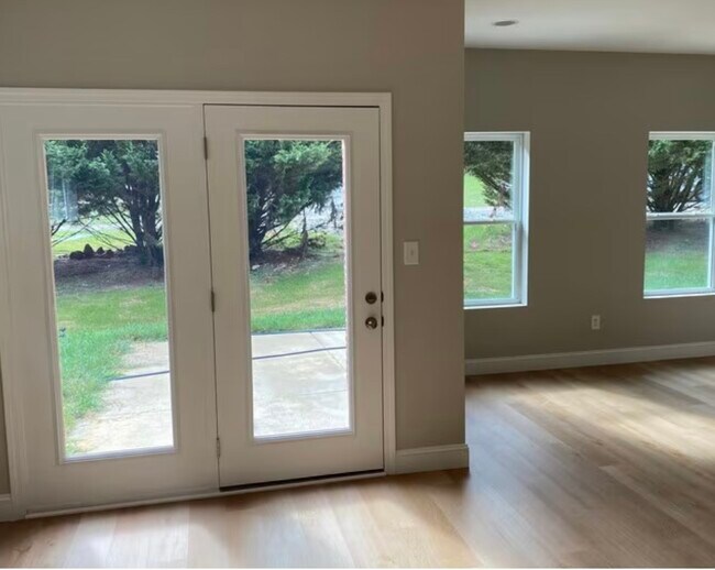 Photo - 1336 Gatewood Ln