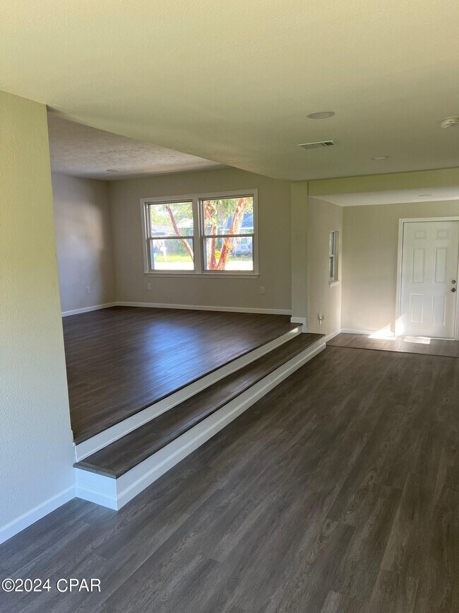 Photo - 1704 Cherry St