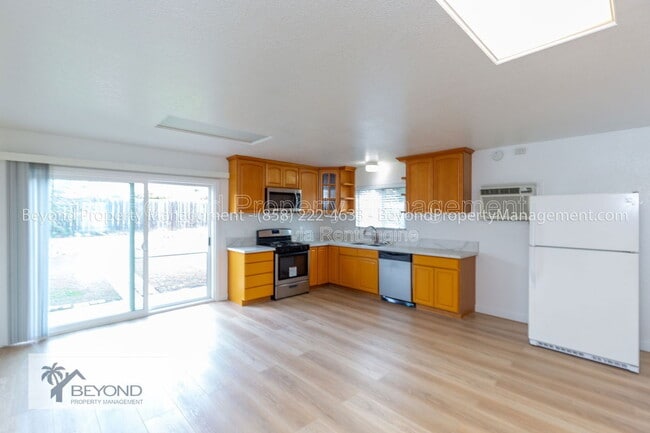 Building Photo - 8740 Flanders Dr