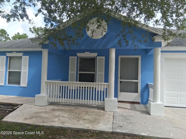 Photo - 363 Halloran St SE