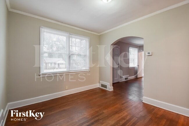 Photo - 1655 Altadena Pl SW