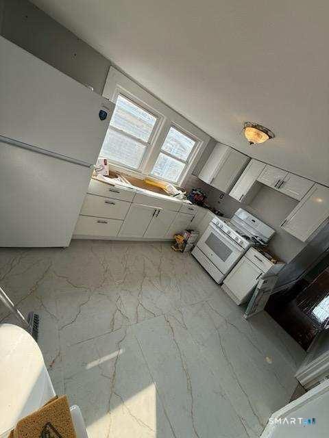 Building Photo - 761 Winchester Ave Unit 3