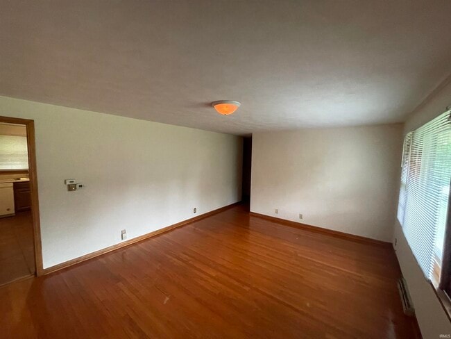 Photo - 2513 E 8th St