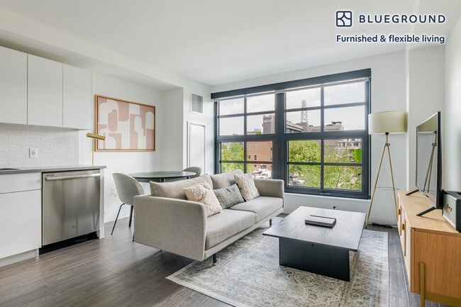 Building Photo - 89 E Dedham St Rental
