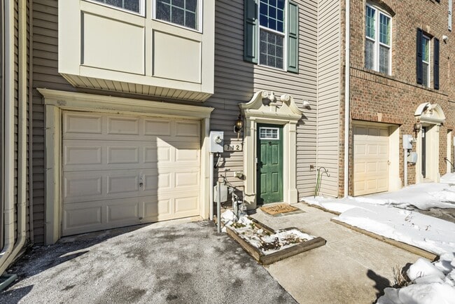 Photo - 712 White Walnut Ln