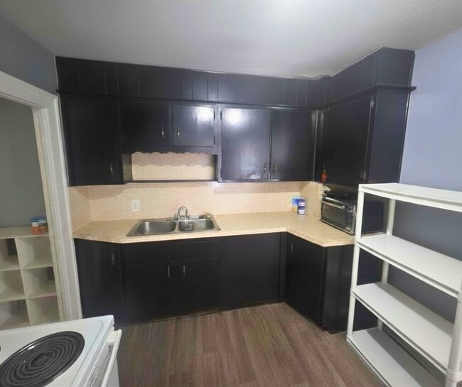 Photo - 810 N Bradley Ave