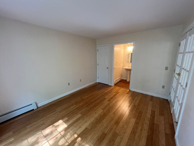 Photo - Spacious  South Burlington Townhouse for Rent - Available 7/1