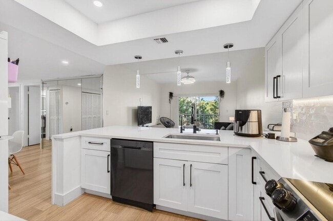 Photo - 50 SW 3rd Ave