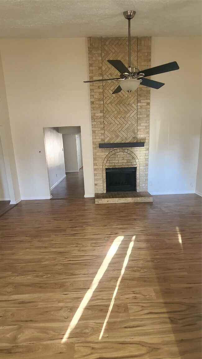 Photo - 19538 Hollowlog Dr