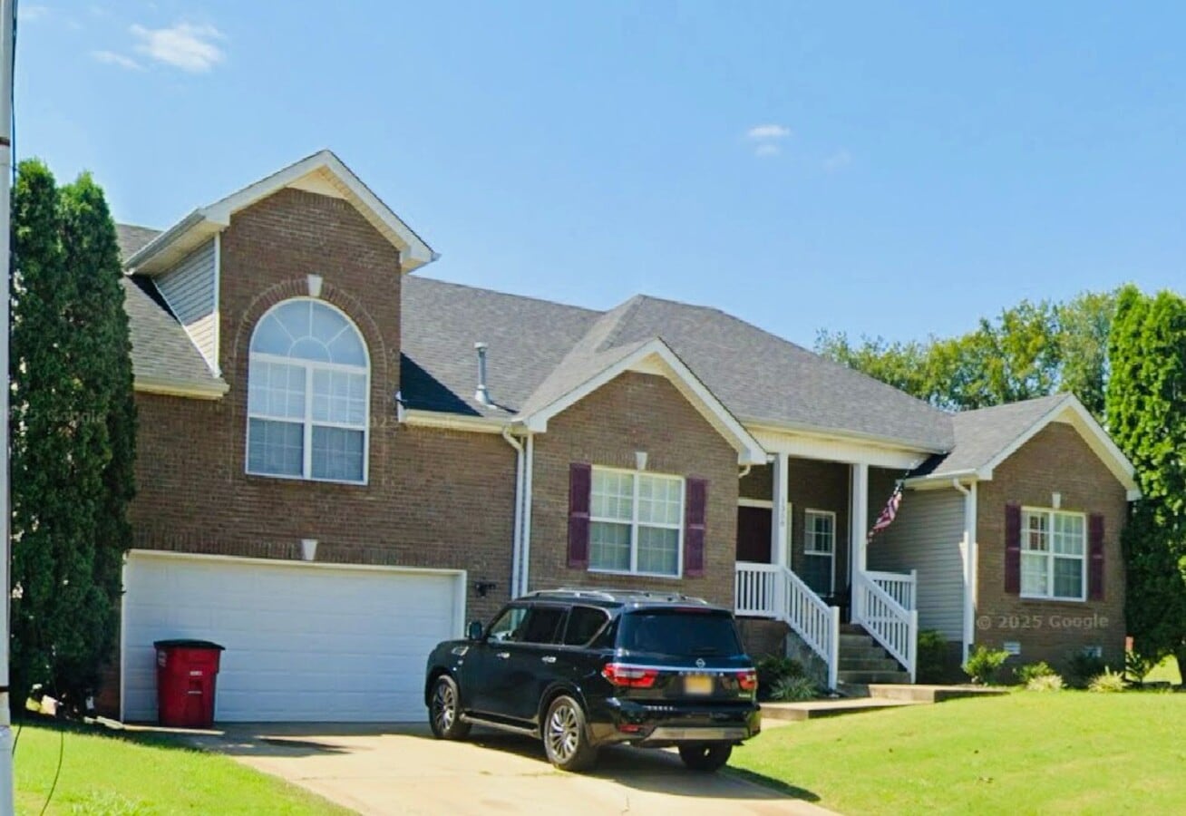 Photo - 1358 Mountain Way House