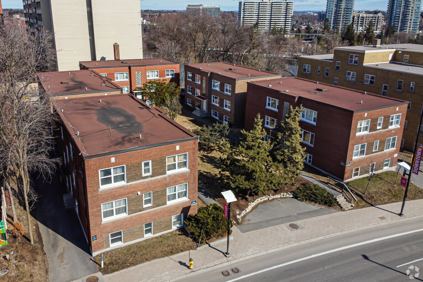 Photo - 641-649 Rideau St