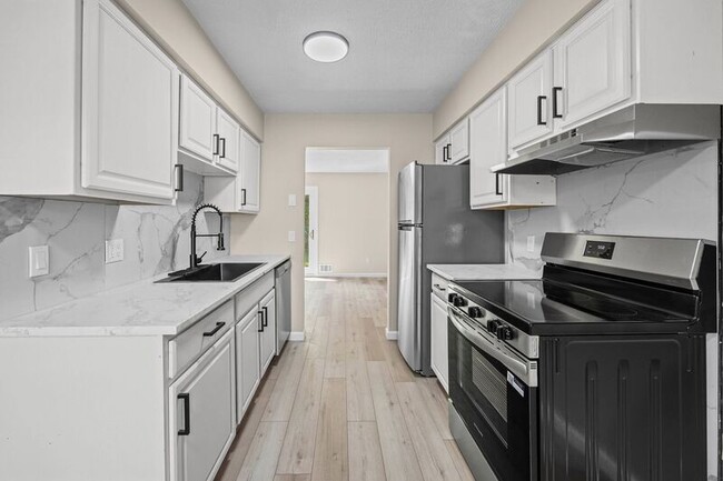 Building Photo - 14 Elm St Unit 53
