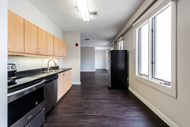 Photo - 1041 6th Ave Unidad 304