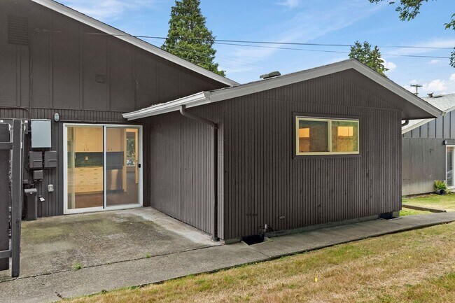 1102-1122 Duplexes