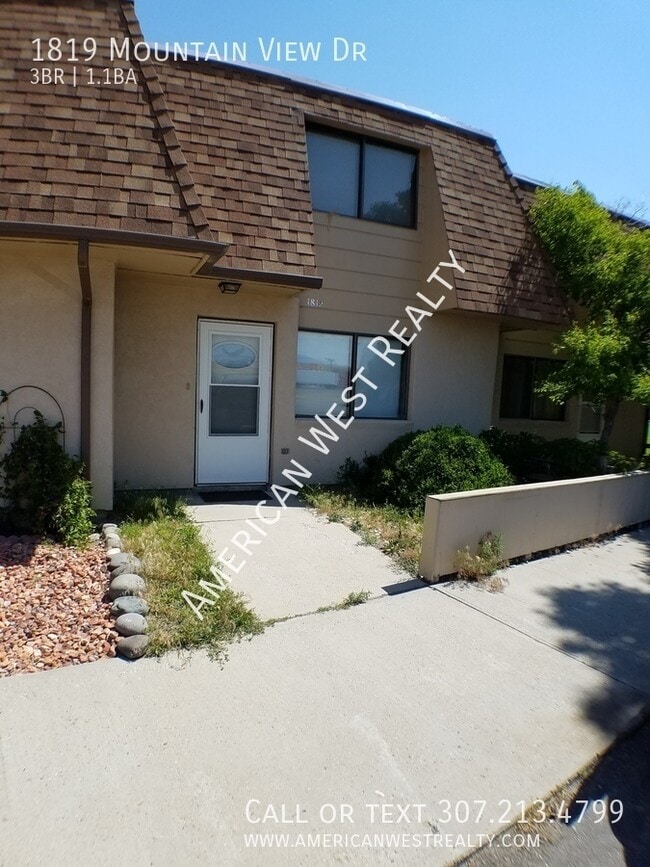 Building Photo - 1819 Mountain View Dr Rental