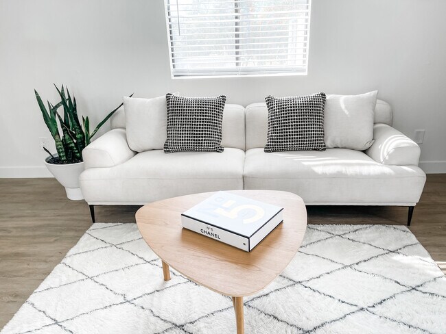 Spacious Living Room - Los Porticos