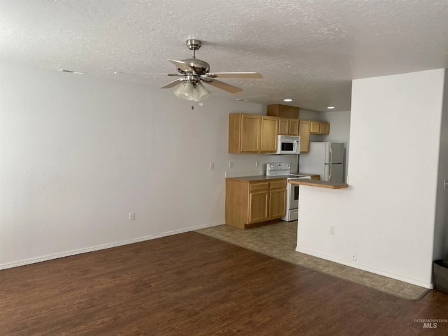 Photo - 116-118 NE Lotus Ct Unit 116