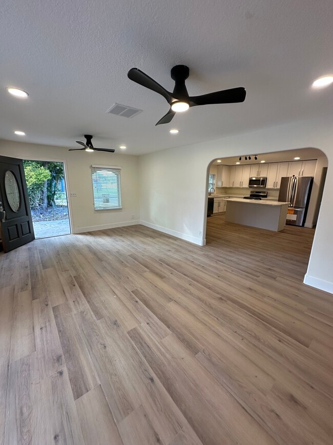 Photo - 3111 W Spruce St