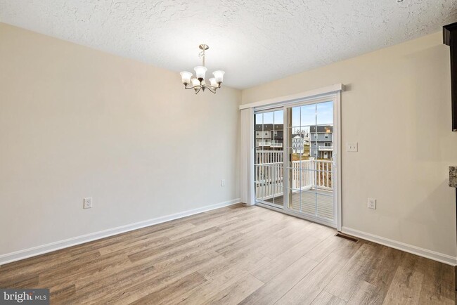 Photo - 426 Cadbury Dr