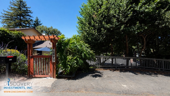 Building Photo - 6323 Girvin Dr