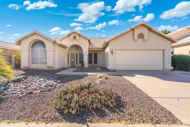 Building Photo - 674 S Cholla St Rental