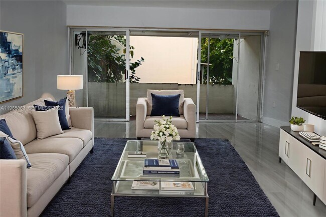 Photo - 1910 SW 17th Ave Unit 2