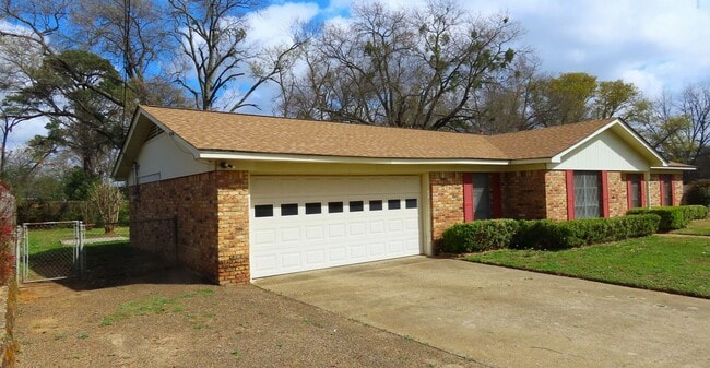 Photo - Beautiful 3 Bedroom, 2 Bath Home w/Storage Building!