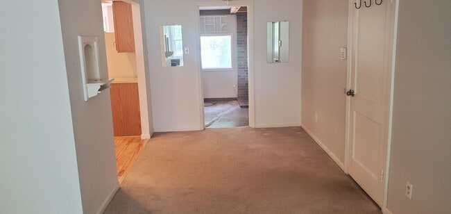 Photo - 2 bd, 2 ba house in old SW Columbia, fence...