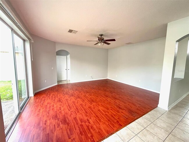 Photo - 445 Cortona Dr