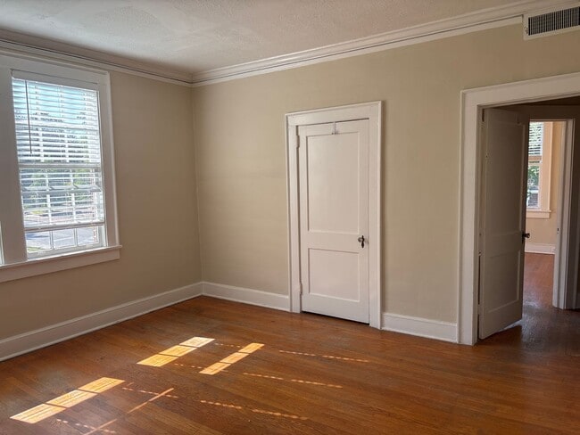 Photo - 1813 S Hull St Unidad CC A3