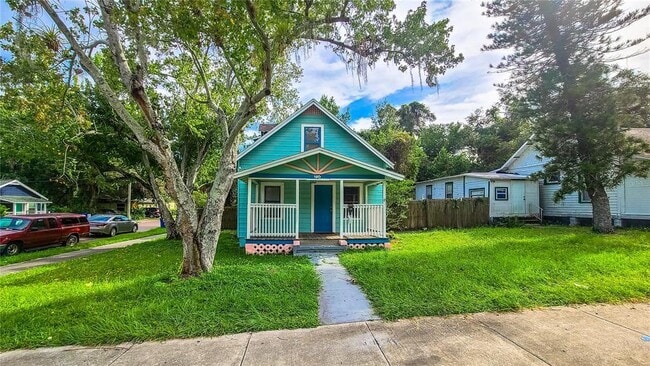 Building Photo - 700 13th Ave S