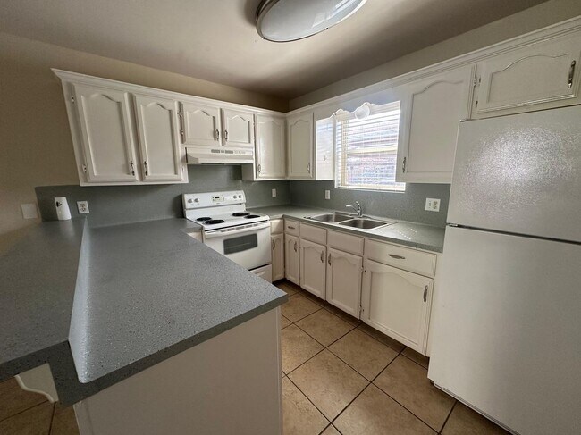 Photo - 2501 Hibiscus Ave