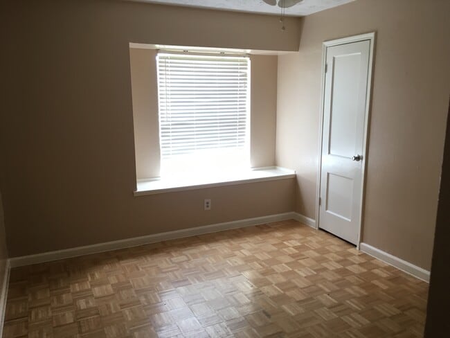 Photo - 150 WHITE CEDAR ST.