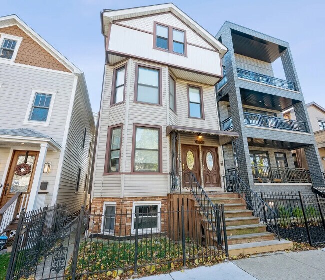 Photo - 1753 W Cornelia Ave Casa Adosada