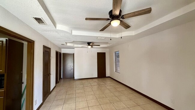 Photo - 1419 Reagan Dr