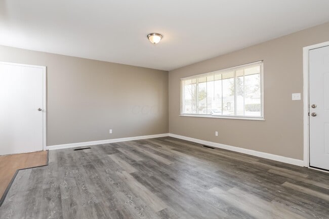 Photo - 4352 Ashgrove Dr