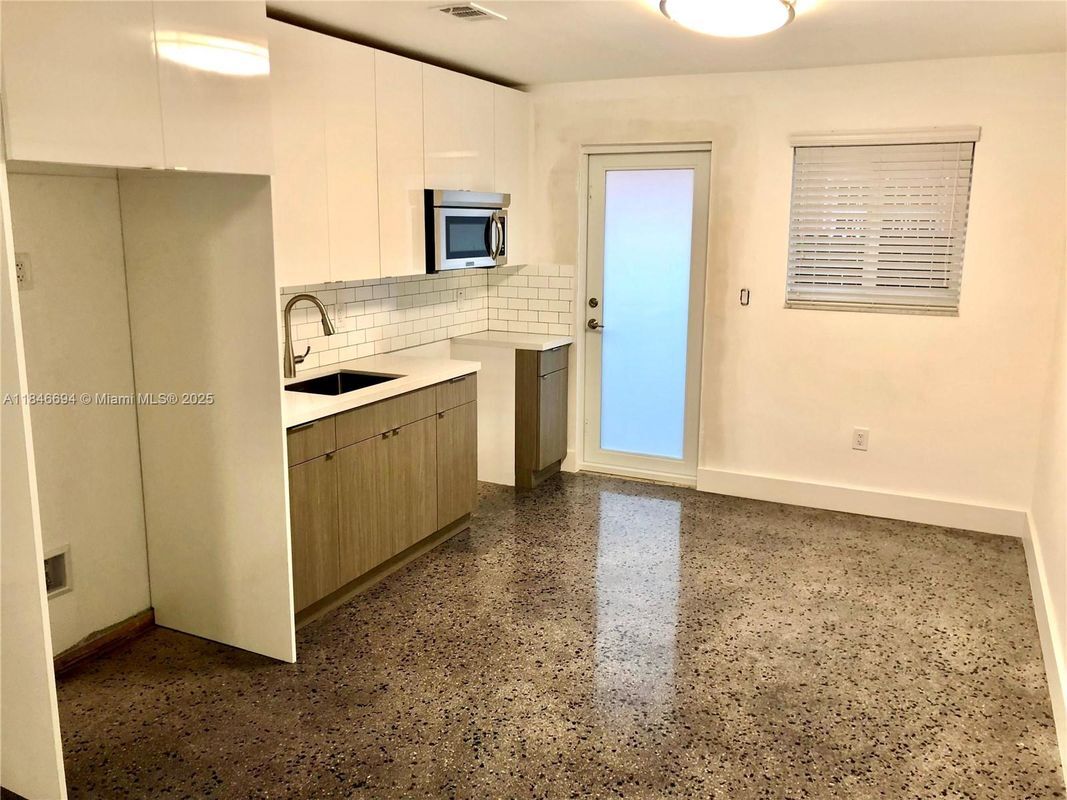 Photo - 3532 NW 6th St