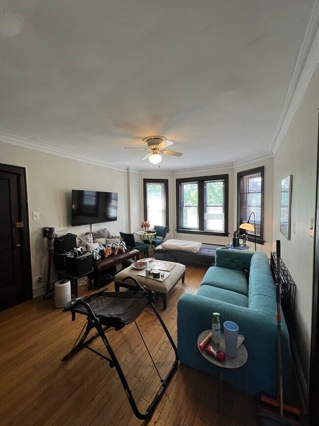 Photo - 3843 N Greenview Ave Unit 2