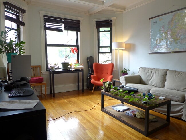 Building Photo - 141 Sutherland Rd