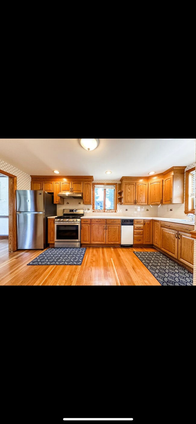 Building Photo - 235 Ashcroft Rd Rental