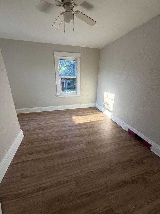 Photo - 1548 E 4th St Unit 1548 E 4th St
