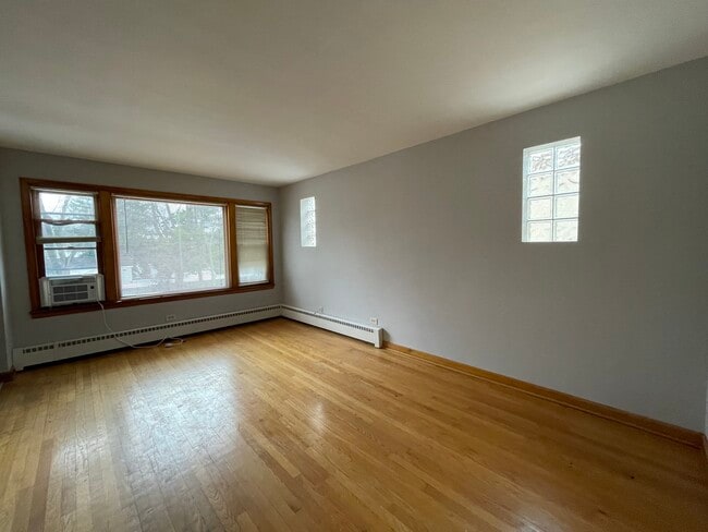 Photo - 6606 W Devon Ave Unit 2