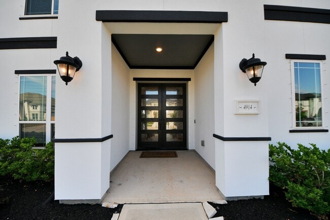 Photo - 4914 Olive Province Ln