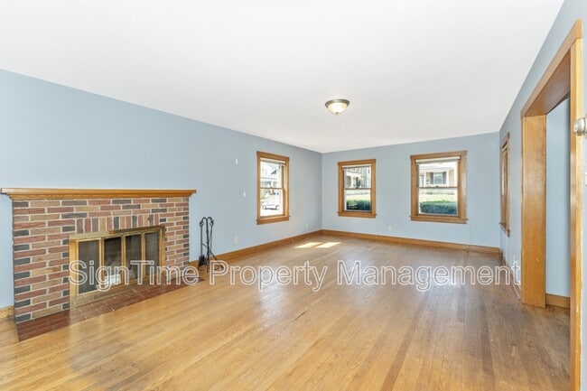 Photo - 826 Summit Ave