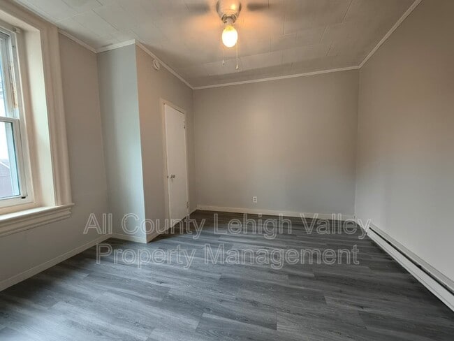 Photo - 114 S 8th St