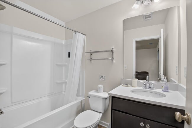 Photo - 865 Society Cir